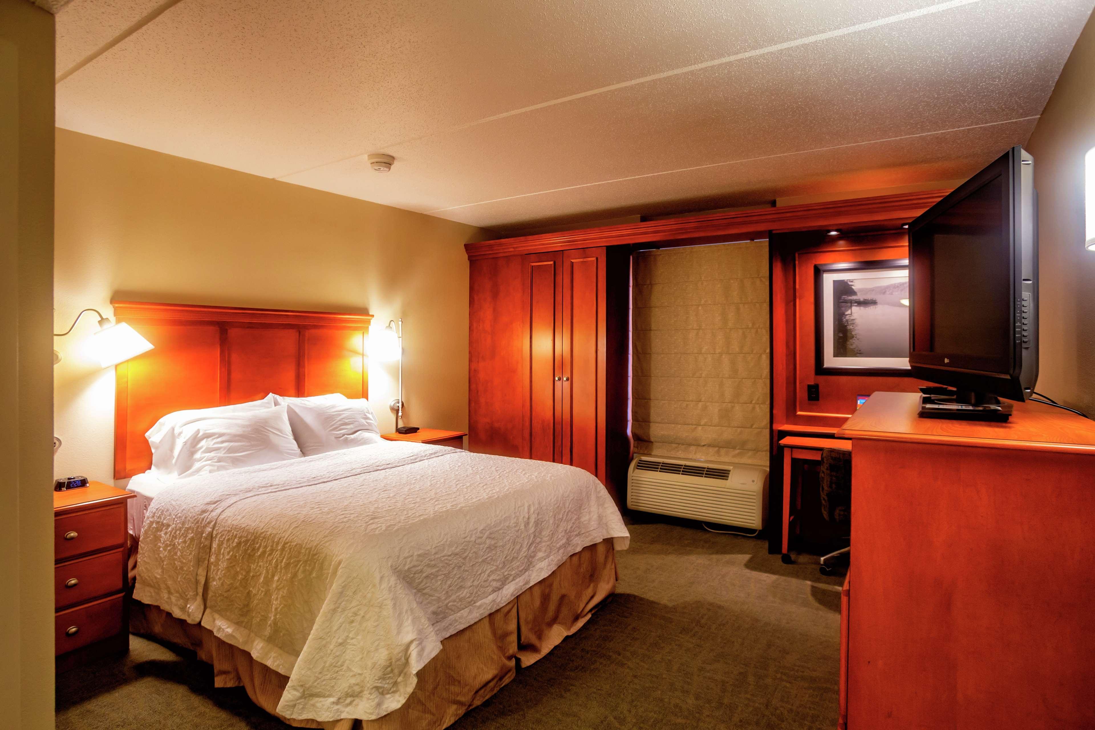 Hampton Inn Wheeling Exterior photo