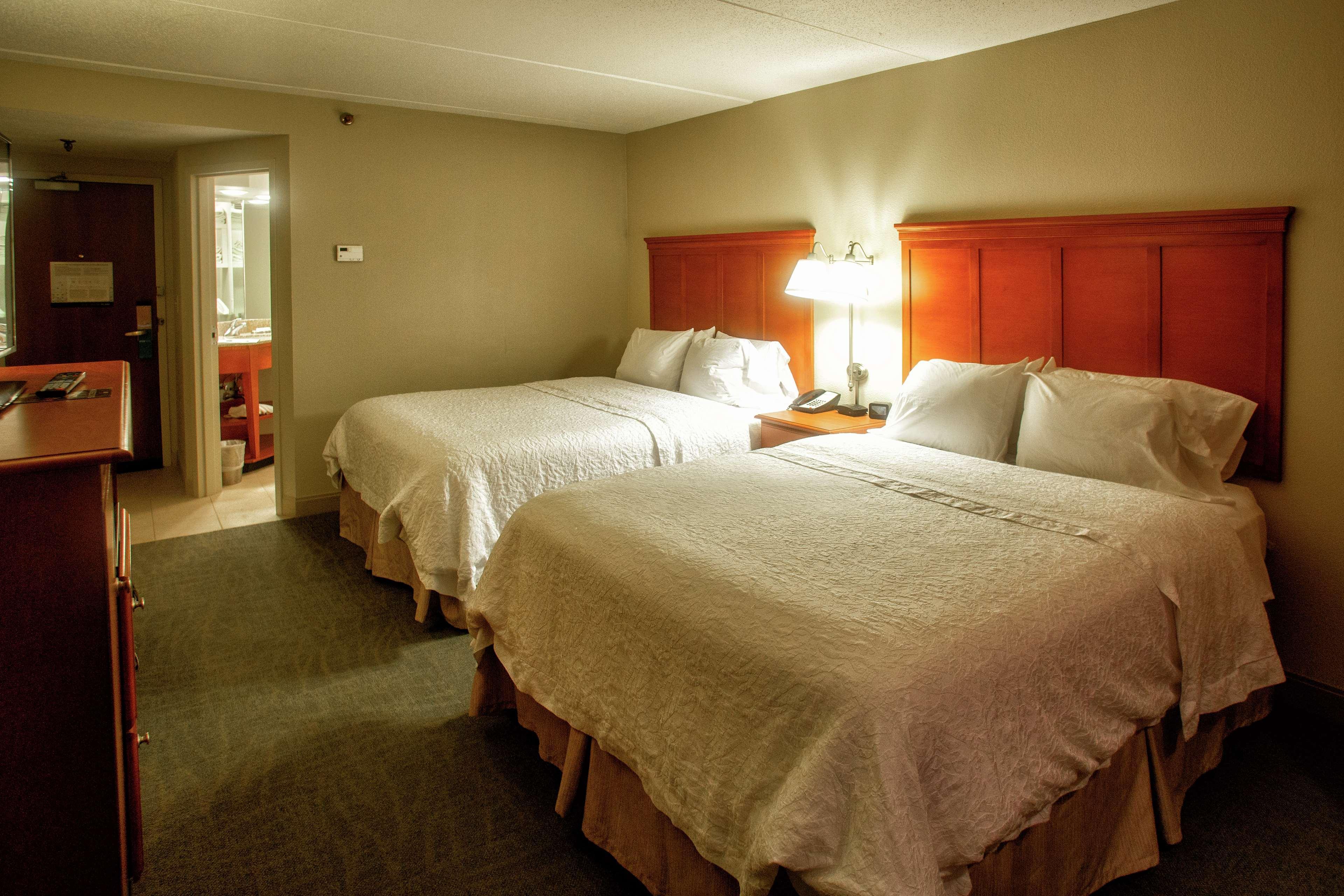 Hampton Inn Wheeling Exterior photo