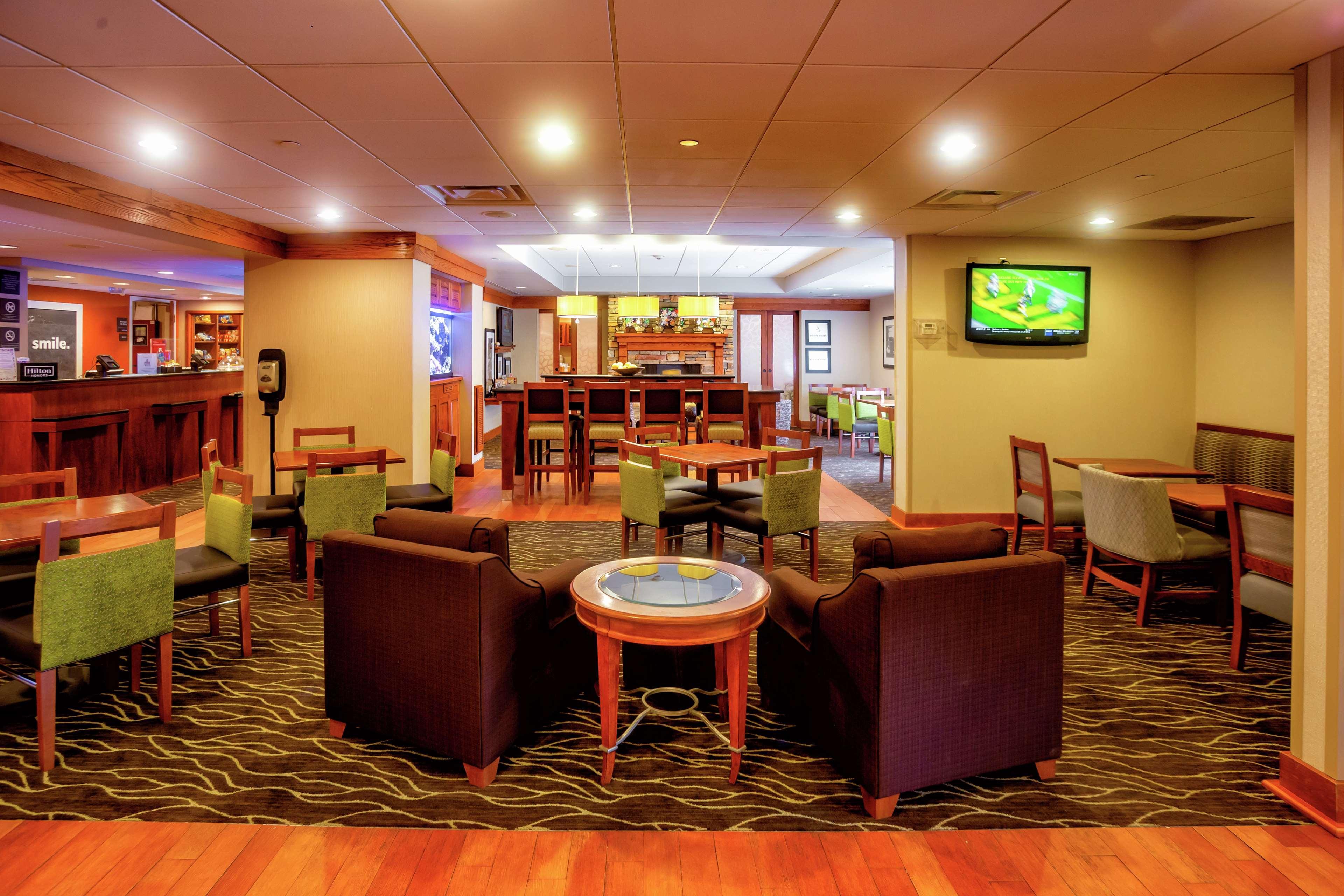 Hampton Inn Wheeling Exterior photo