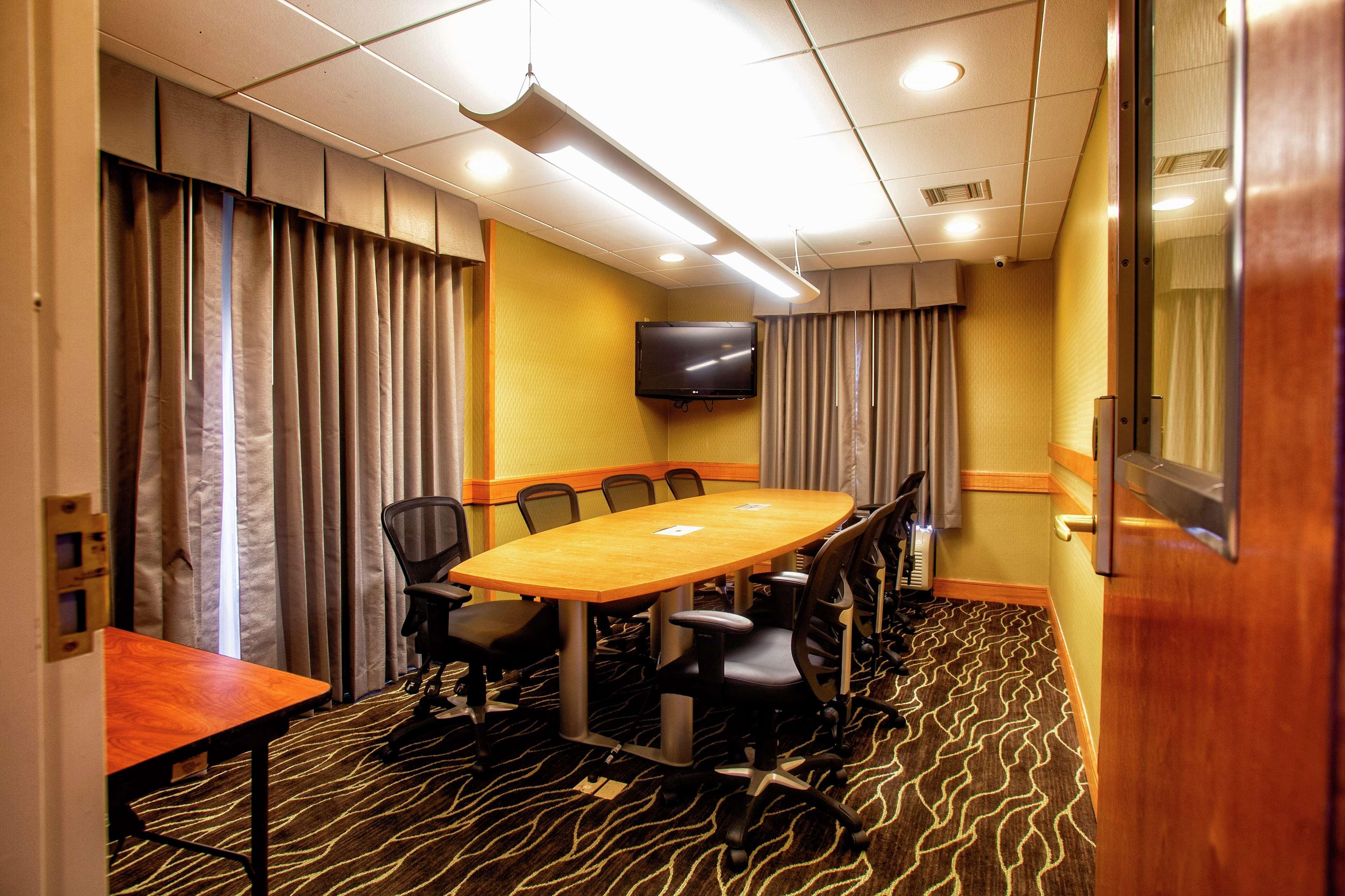 Hampton Inn Wheeling Exterior photo