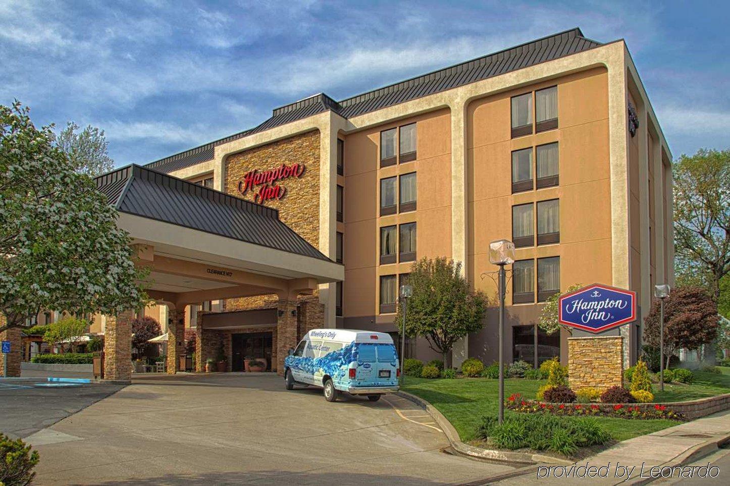Hampton Inn Wheeling Exterior photo